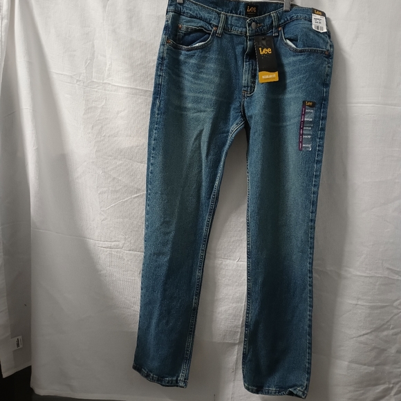 New With Tags Men's Lee Regular Fit Denim Tapered Leg Size 34X32 - Picture 3 of 16